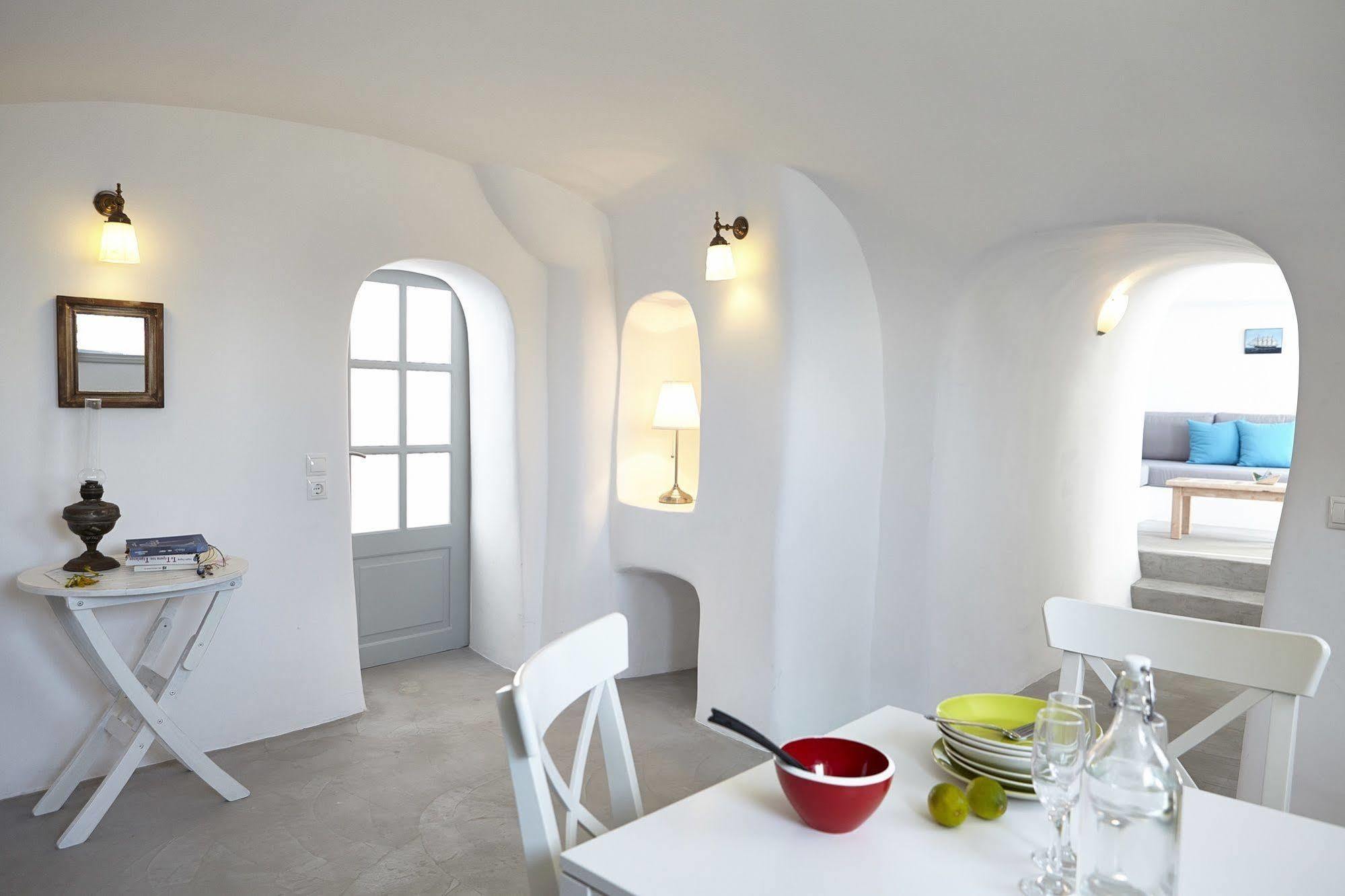 Liakada Oia Suites Exteriör bild