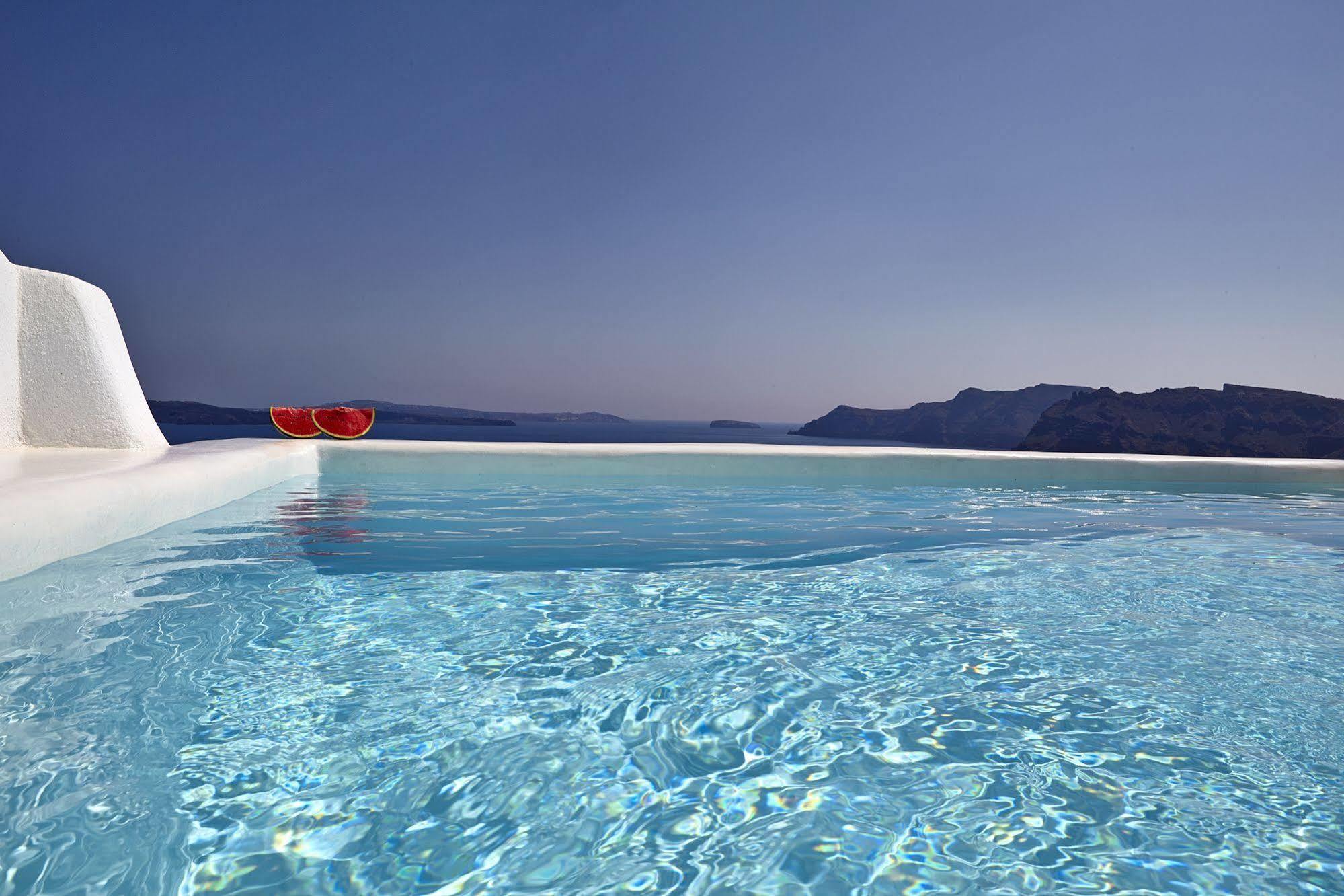 Liakada Oia Suites Exteriör bild