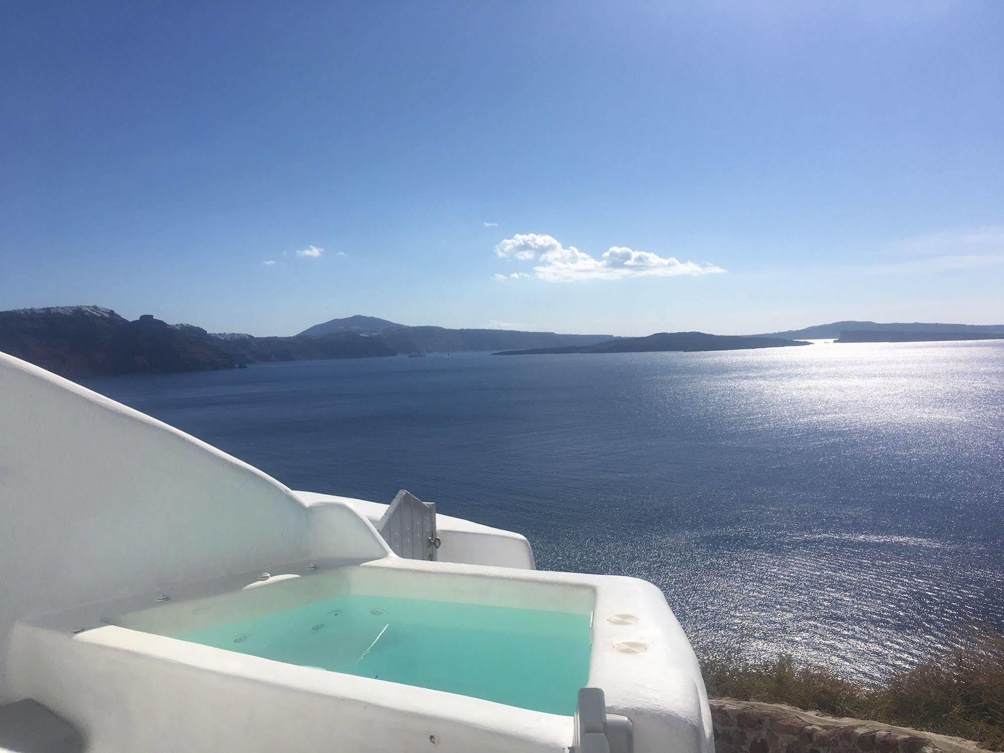 Liakada Oia Suites Exteriör bild