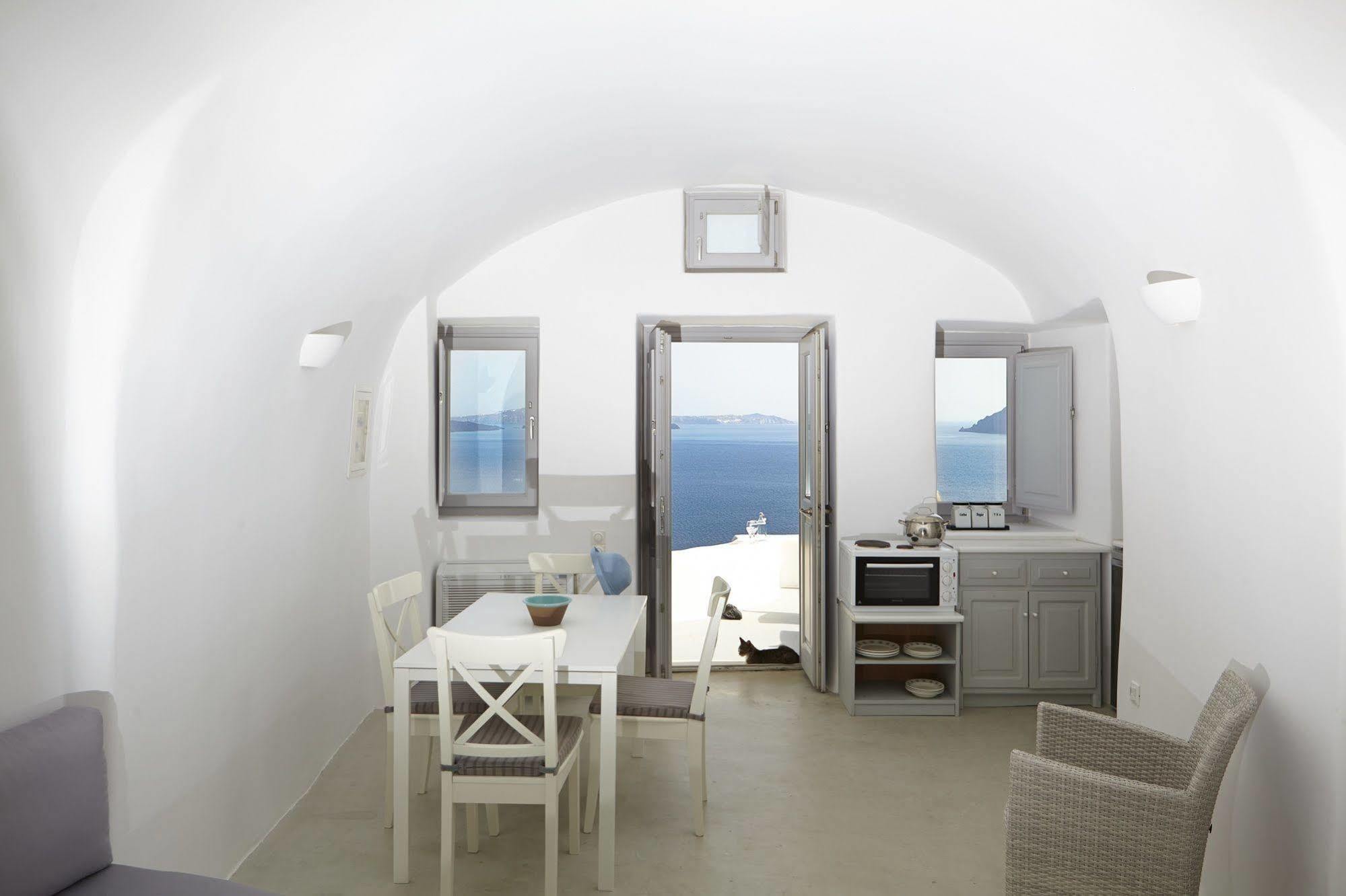 Liakada Oia Suites Exteriör bild